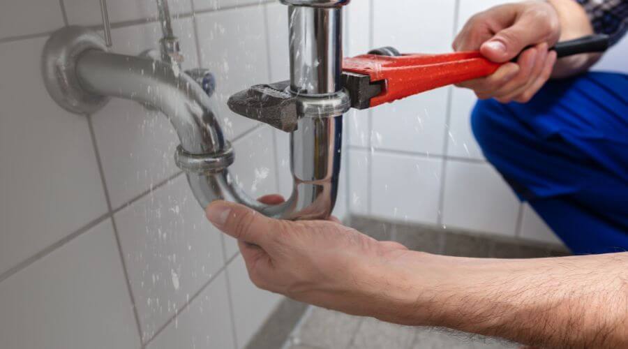 Expert burst pipe repair services in Wallace, MI